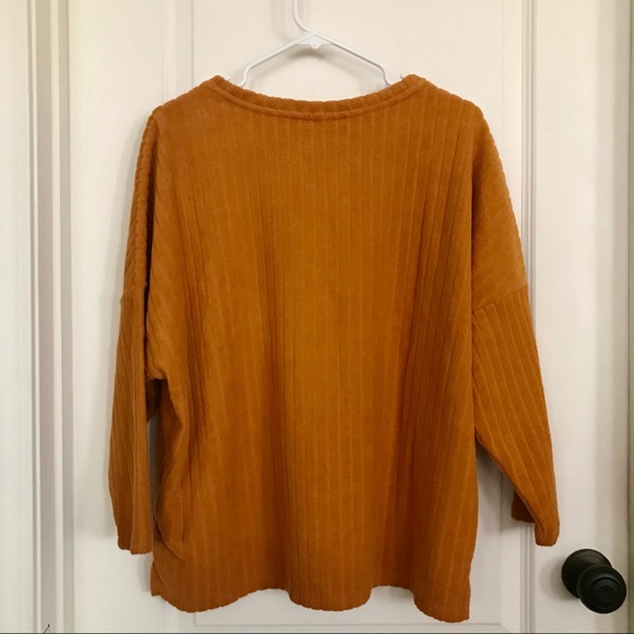 Nice & comfortable Old Navy yellow mustard 3/4 blouse, size large. - Picture 4 of 6